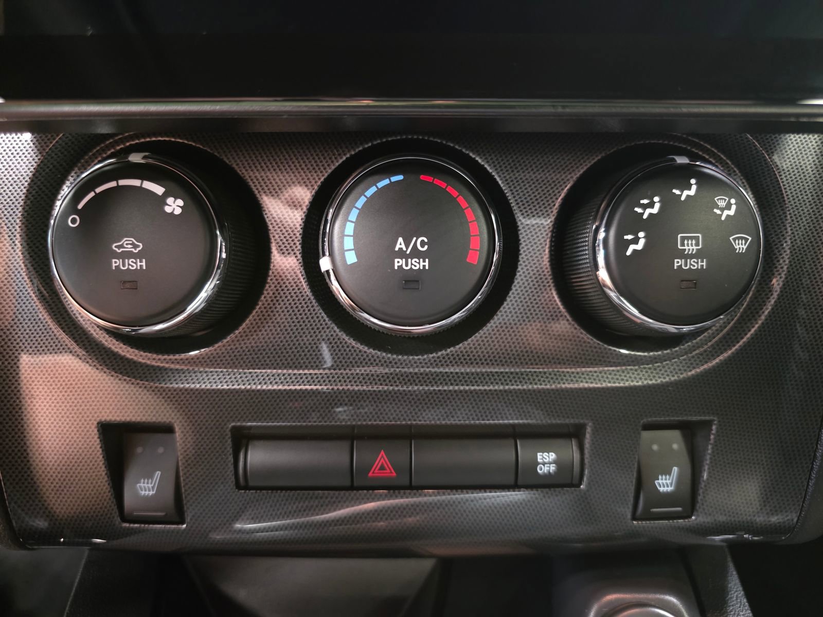 Used 2010 Dodge Challenger R/T RWD image 38