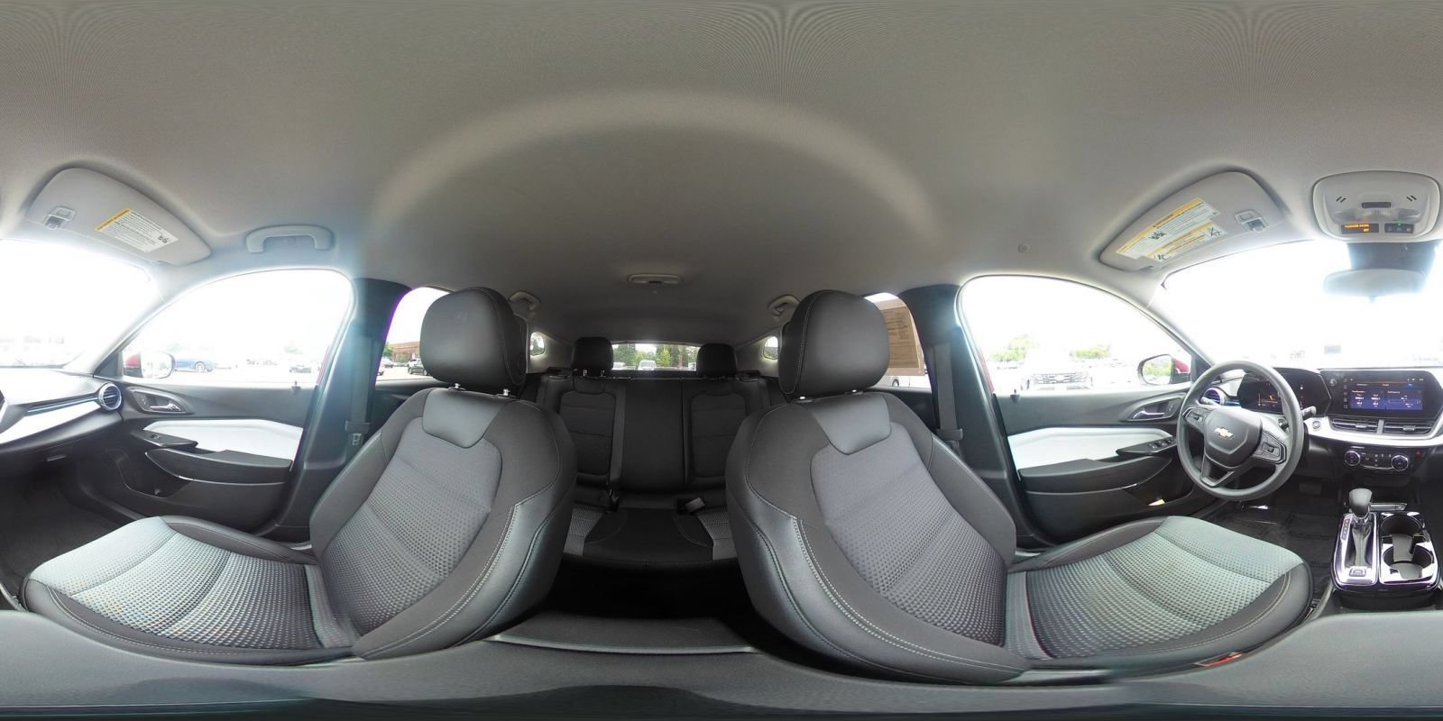 Used 2025 Chevrolet Trax LT FWD image 40
