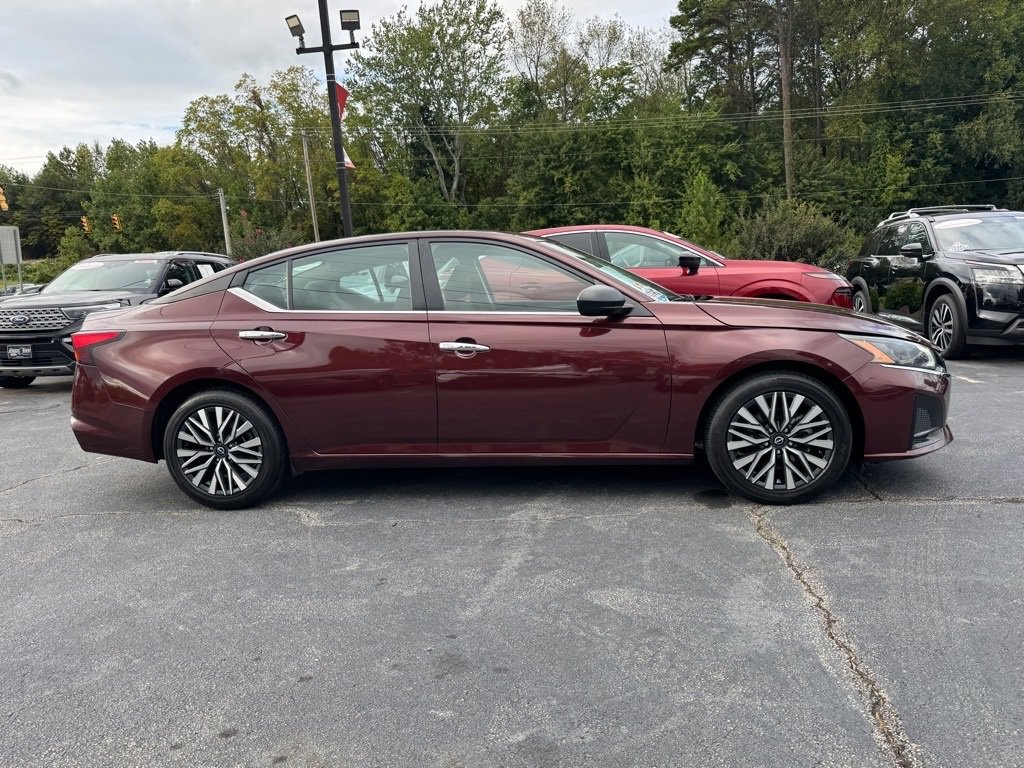 Certified 2024 Nissan Altima 2.5 SV image 2