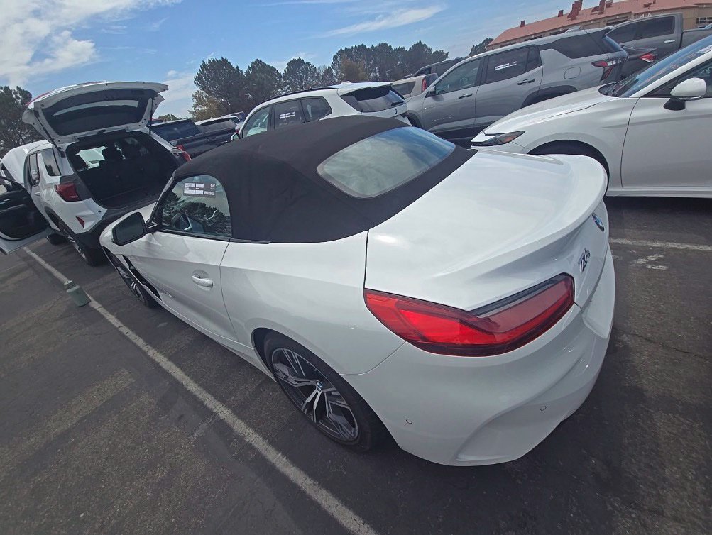 Used 2026 BMW Z4 sDrive30i RWD image 2