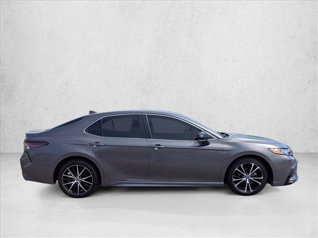 Used 2023 Toyota Camry SE FWD image 4