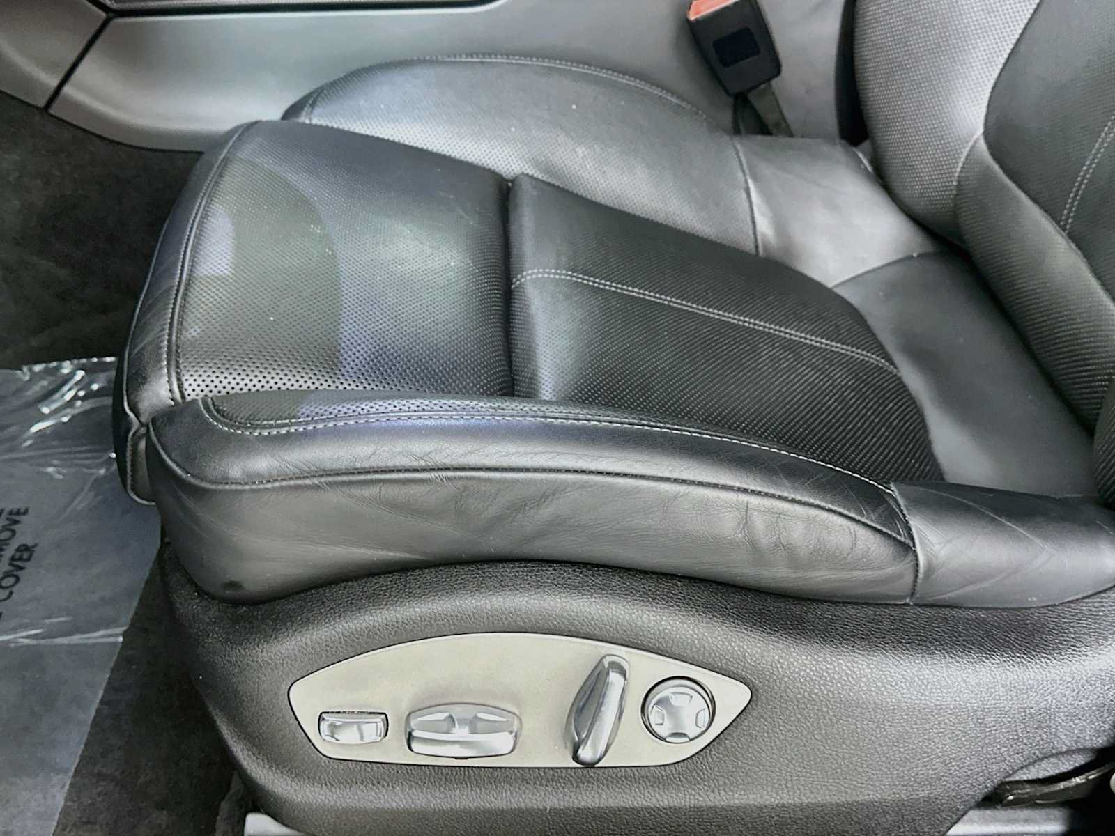 Certified 2023 Porsche Macan AWD/4WD image 12