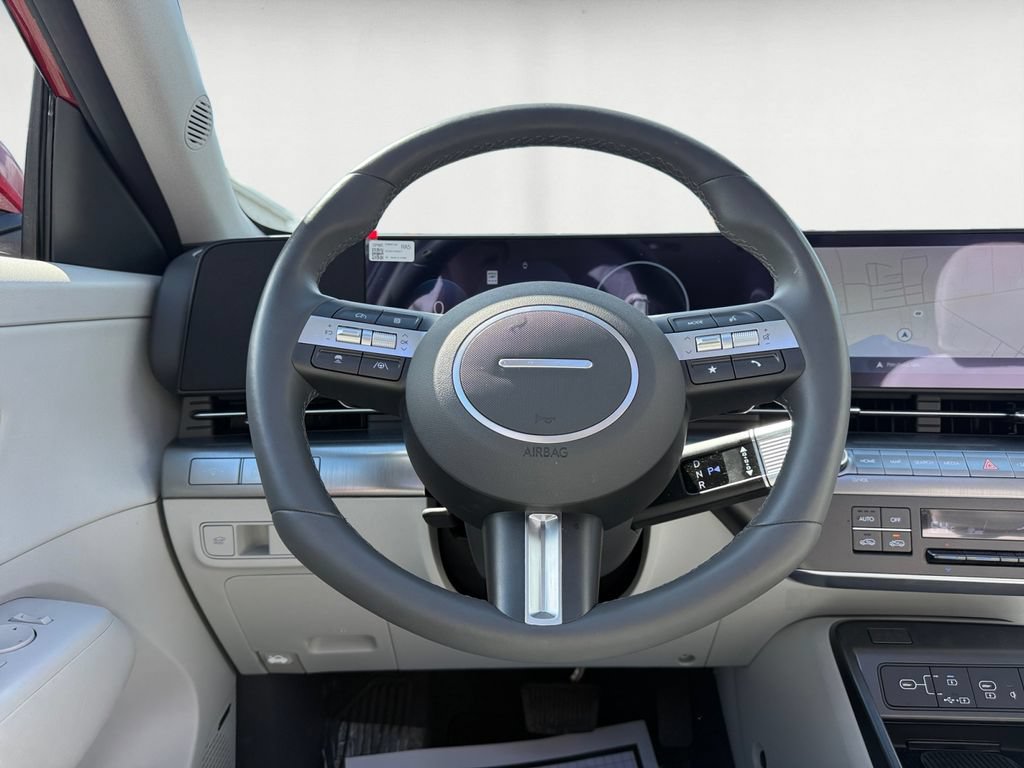 Used 2025 Hyundai Kona Limited AWD/4WD image 13