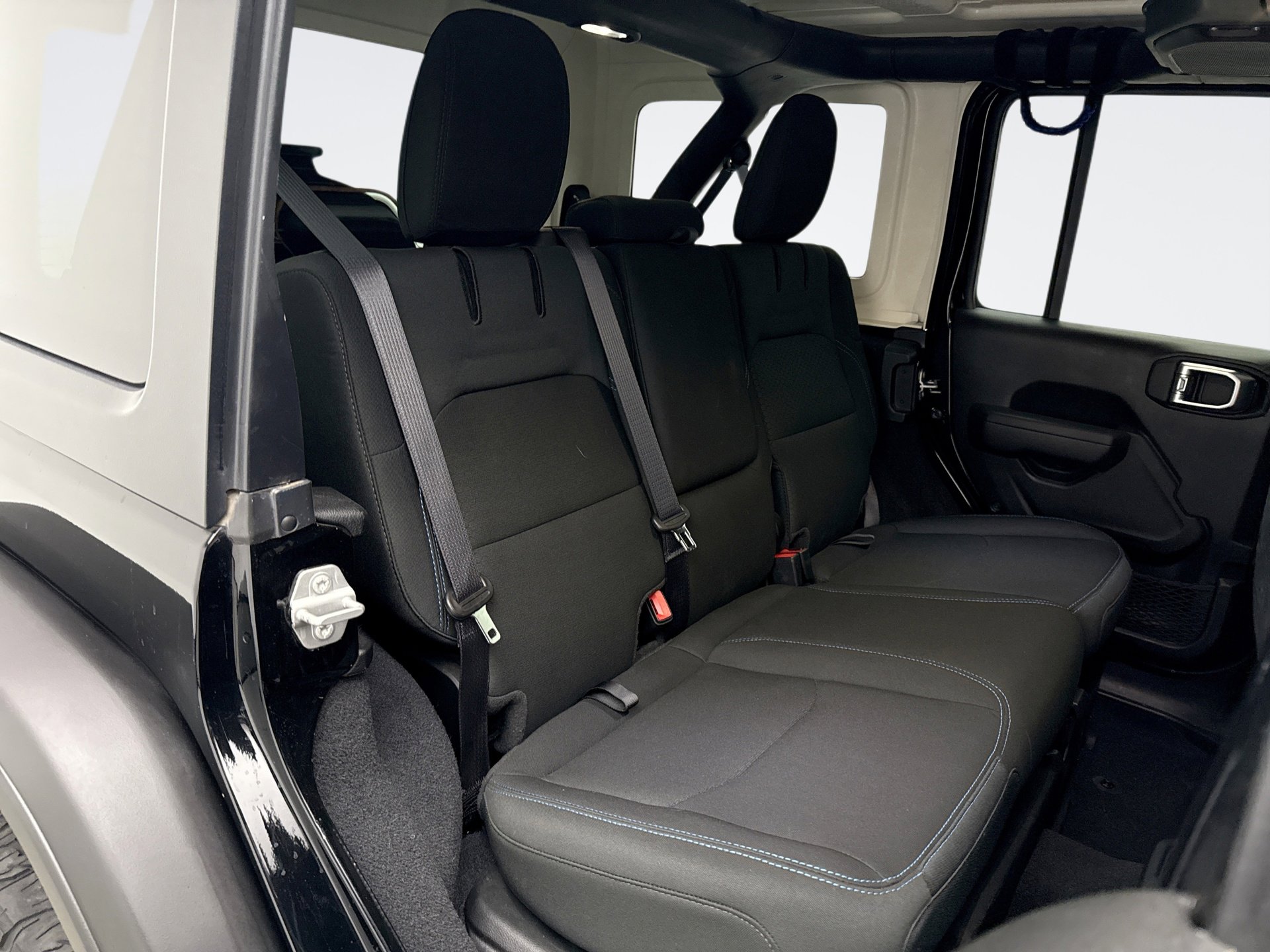 Used 2022 Jeep Wrangler Unlimited Rubicon 4xe w/ Cold Weather Group image 18