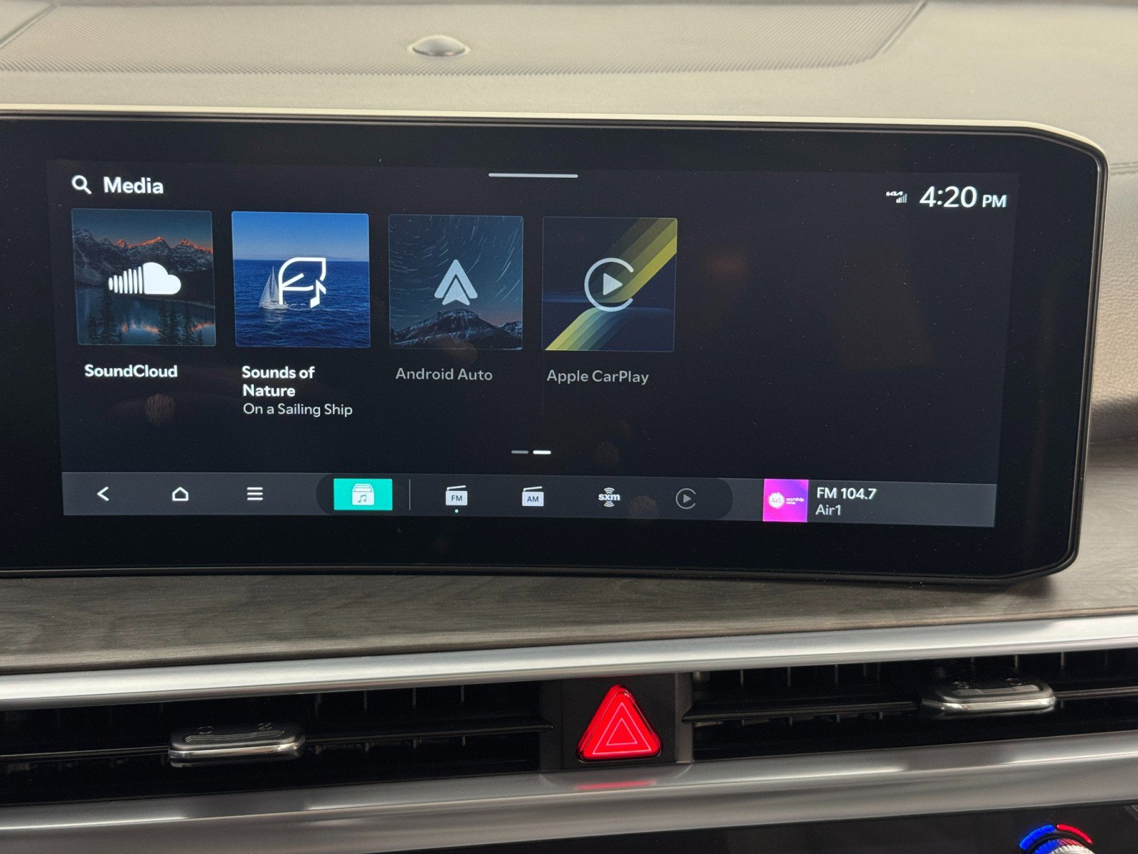 Used 2025 Kia Sorento SX Prestige w/ Sage Leather Package image 28