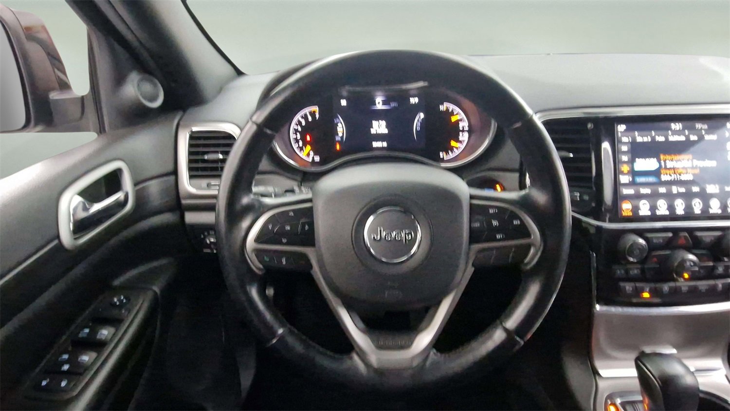 Used 2022 Jeep Grand Cherokee Laredo X image 19