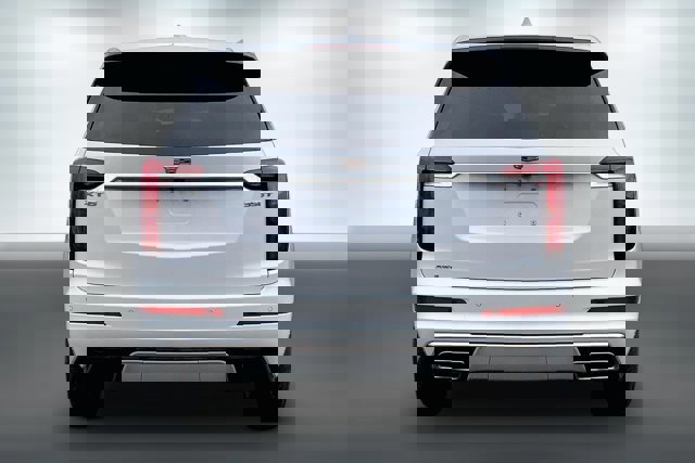 Used 2023 Cadillac XT6 Luxury image 3