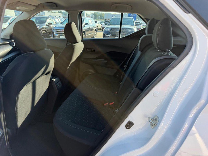Used 2023 Nissan Kicks SV FWD image 8
