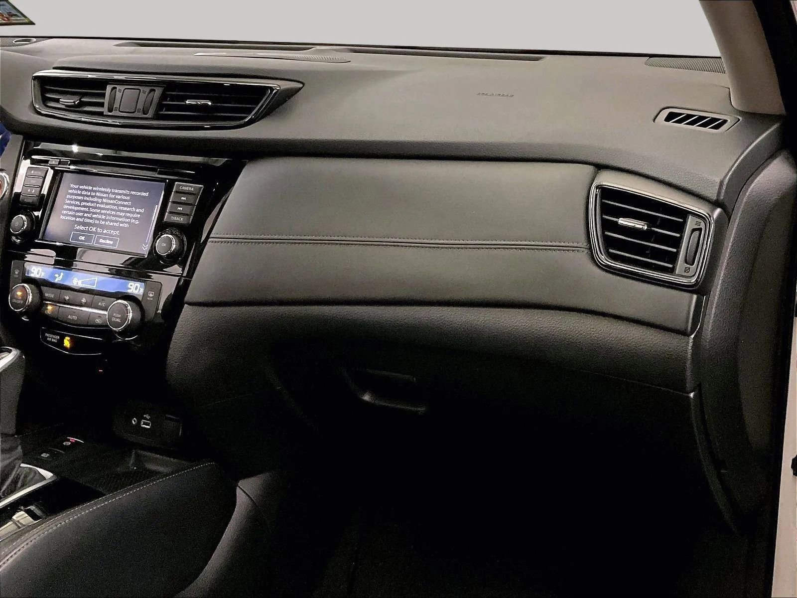 Used 2019 Nissan Rogue SL w/ Premium Package image 15