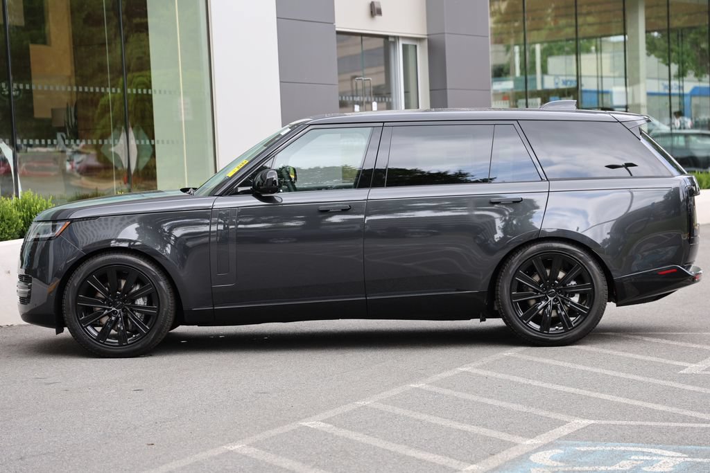 New 2026 Land Rover Range Rover Long Wheelbase SE AWD/4WD image 2