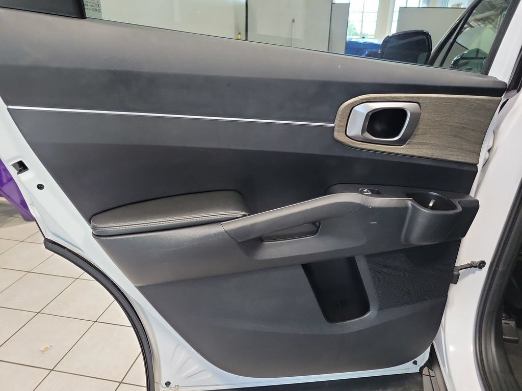Used 2023 Kia Sorento S w/ Panoramic Sunroof Package AWD/4WD image 22