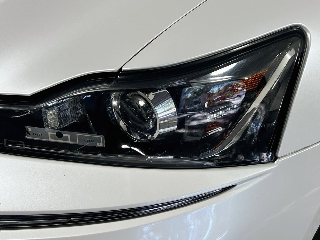 Used 2017 Lexus IS 200t w/ Premium Package RWD image 9
