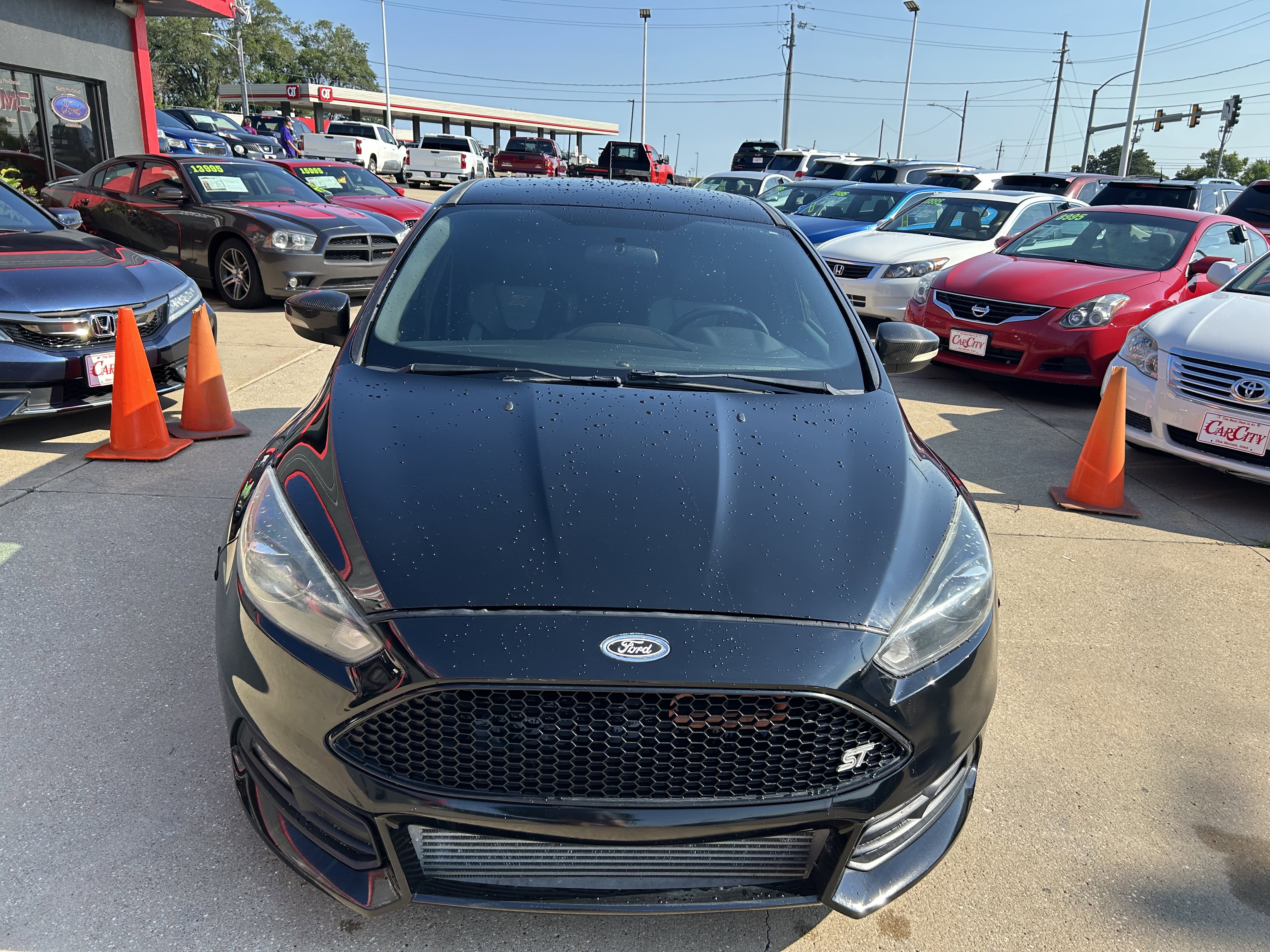 Used 2016 Ford Focus ST w/ Equipment Group 401A image 2