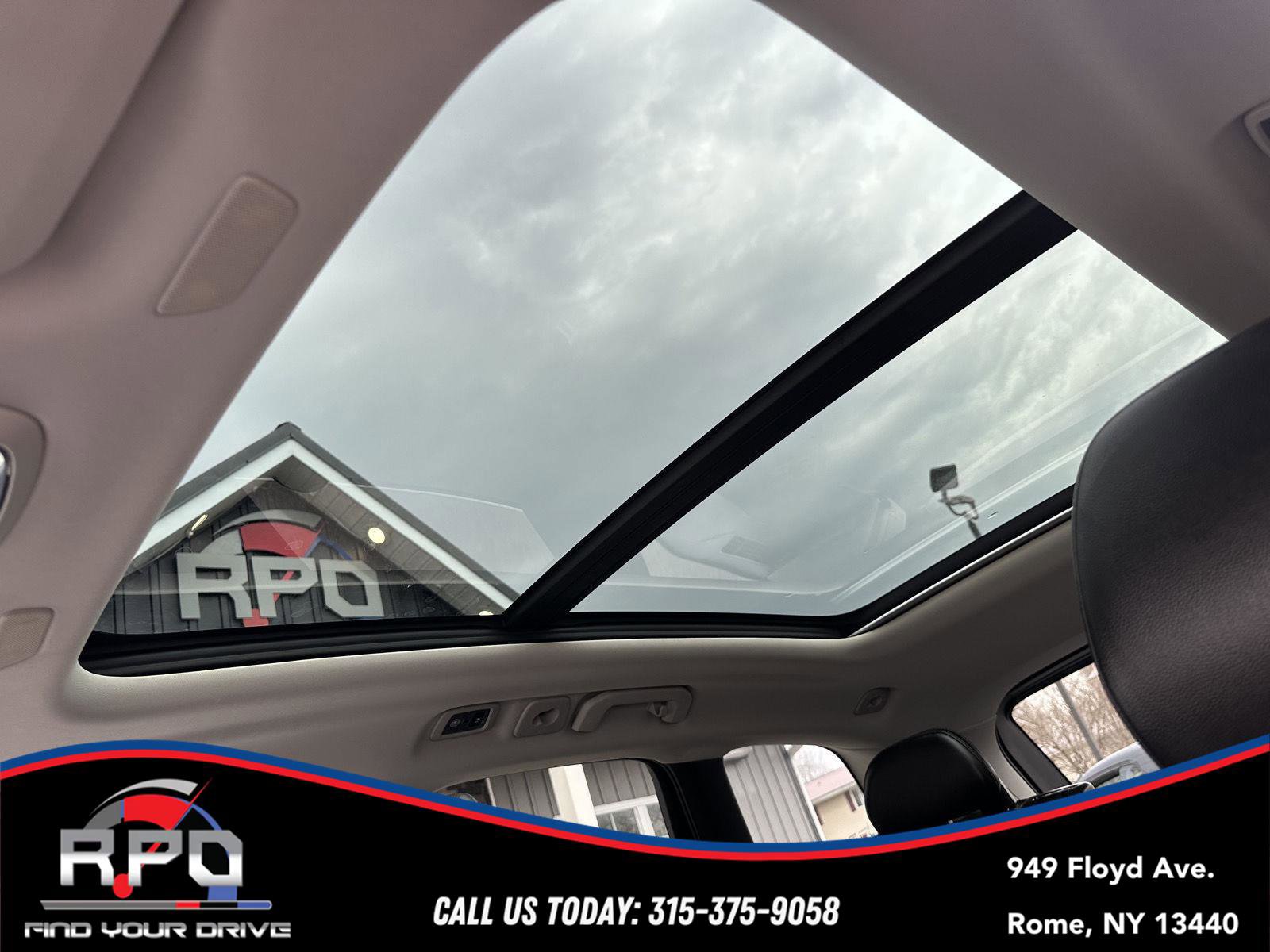 Used 2019 Volvo XC60 T5 Momentum w/ Protection Package image 16