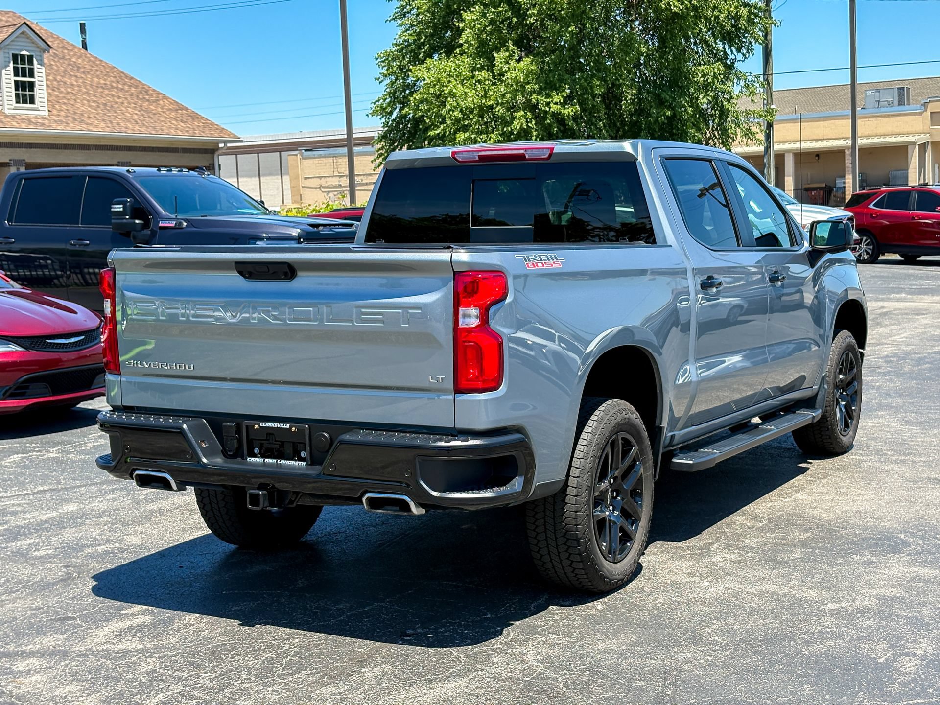 Used 2025 Chevrolet Silverado 1500 LT Trail Boss w/ LT Trail Boss Premium Package AWD/4WD image 17