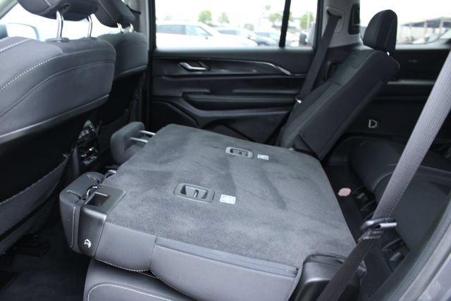 Used 2023 Jeep Grand Cherokee L Laredo w/ Luxury Tech Group I RWD image 46