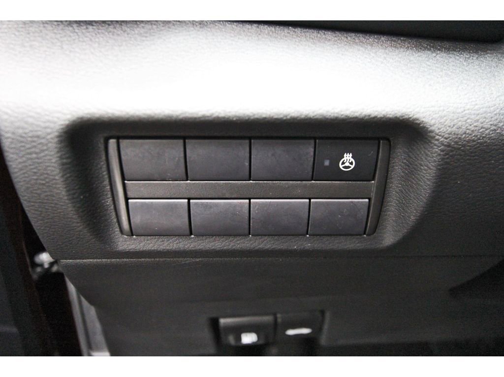 Used 2023 Nissan Kicks SR w/ SR Premium Package image 21