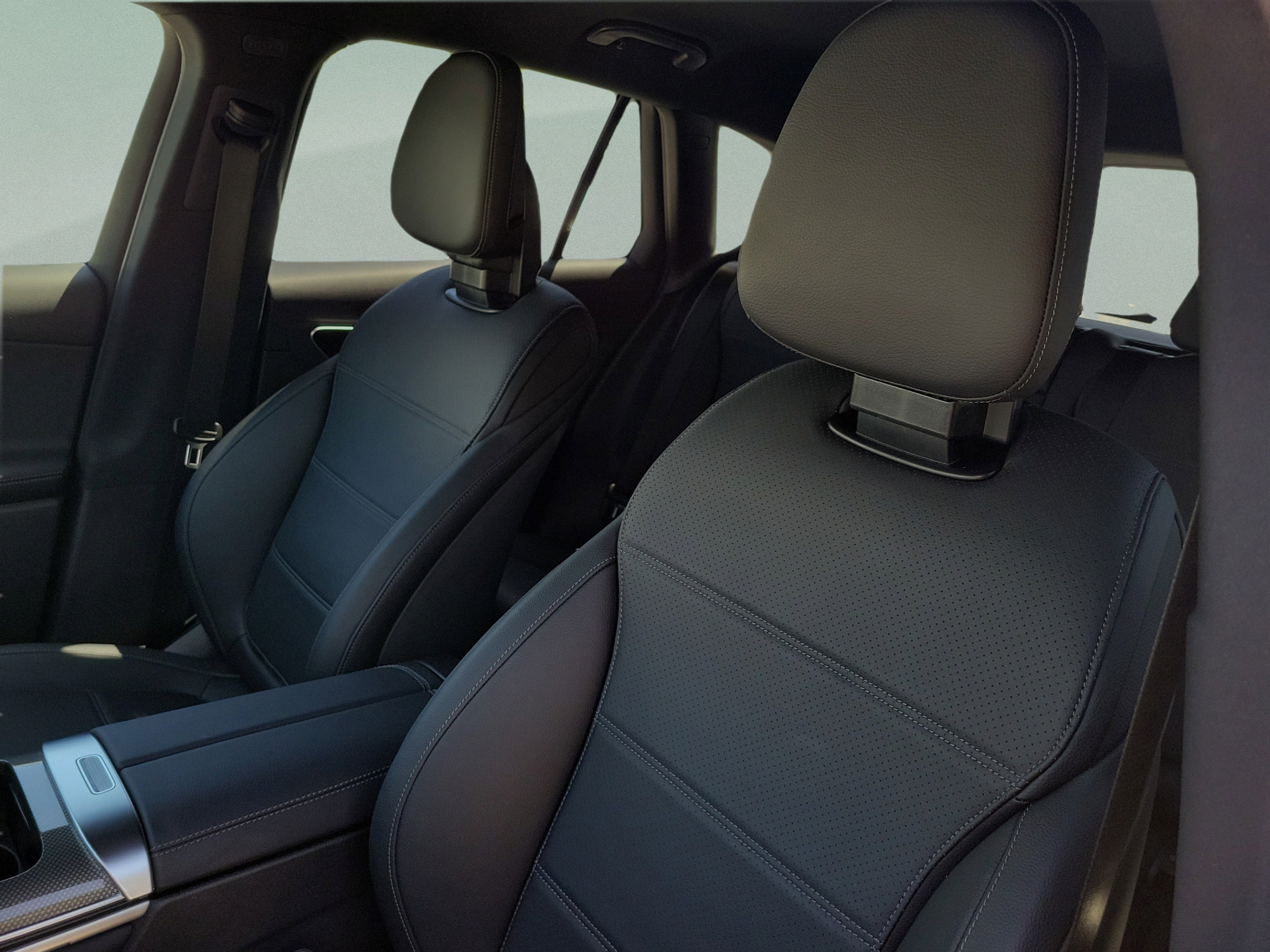 Certified 2025 Mercedes-Benz GLC 300 image 18