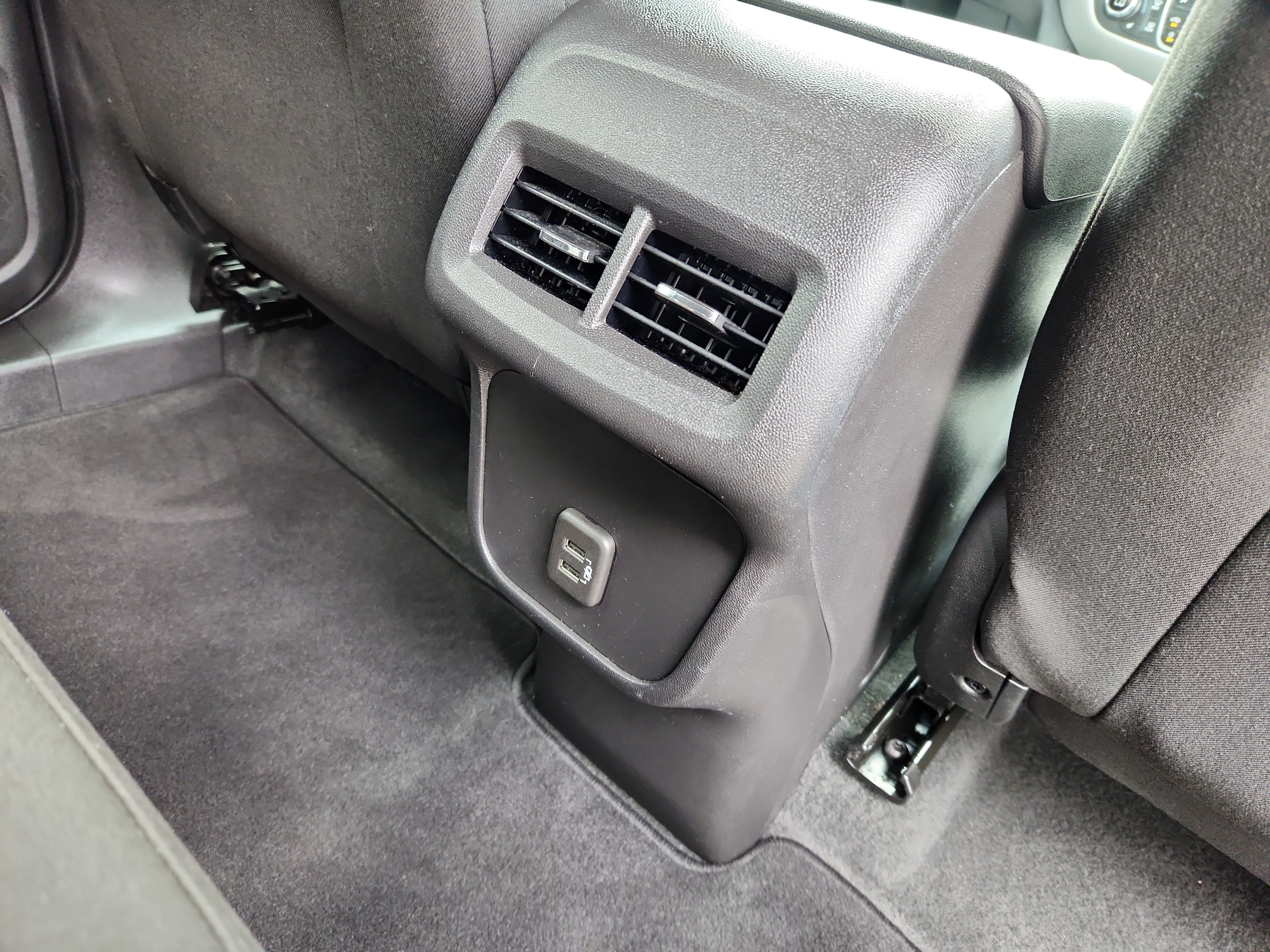 Used 2024 Chevrolet Equinox LT FWD image 44