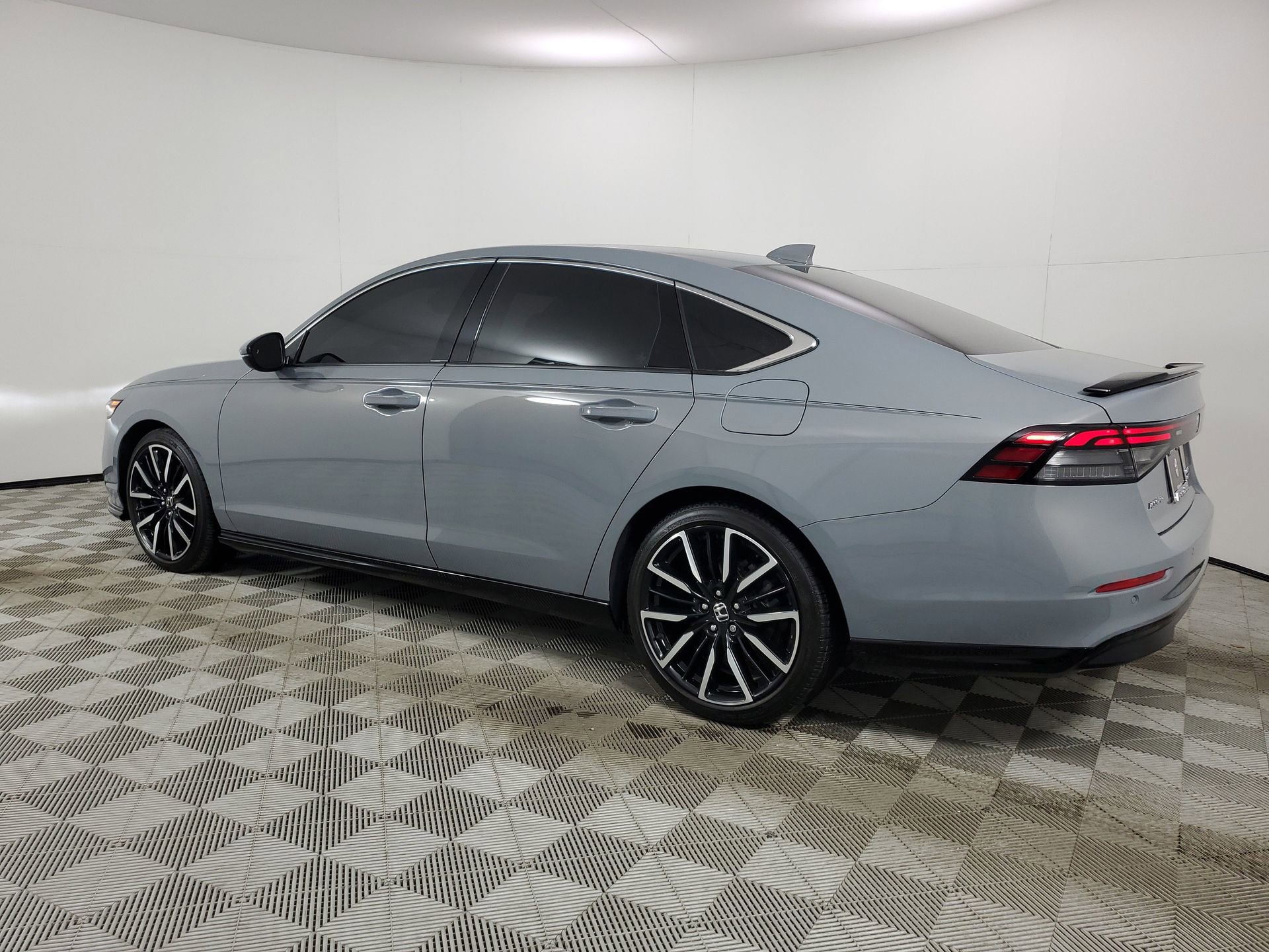 Used 2024 Honda Accord Touring image 7
