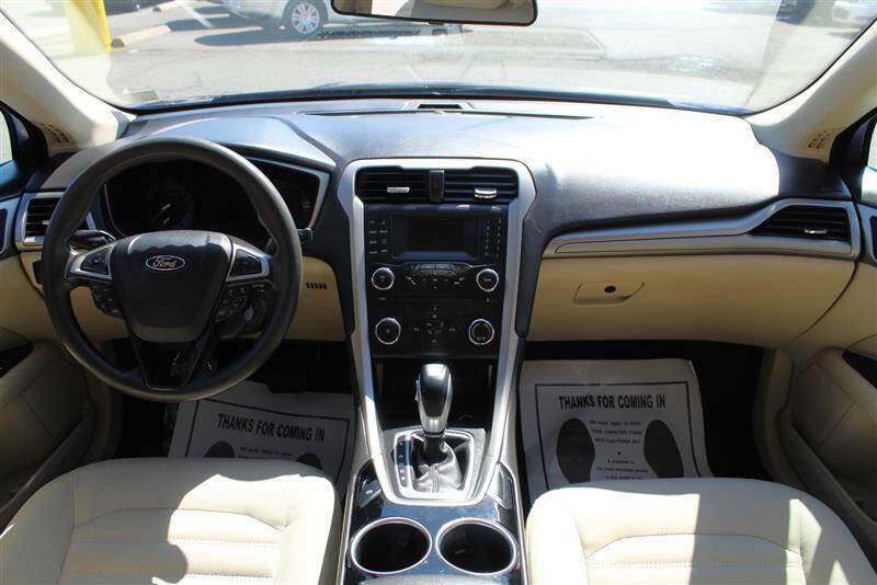 Used 2013 Ford Fusion SE image 15