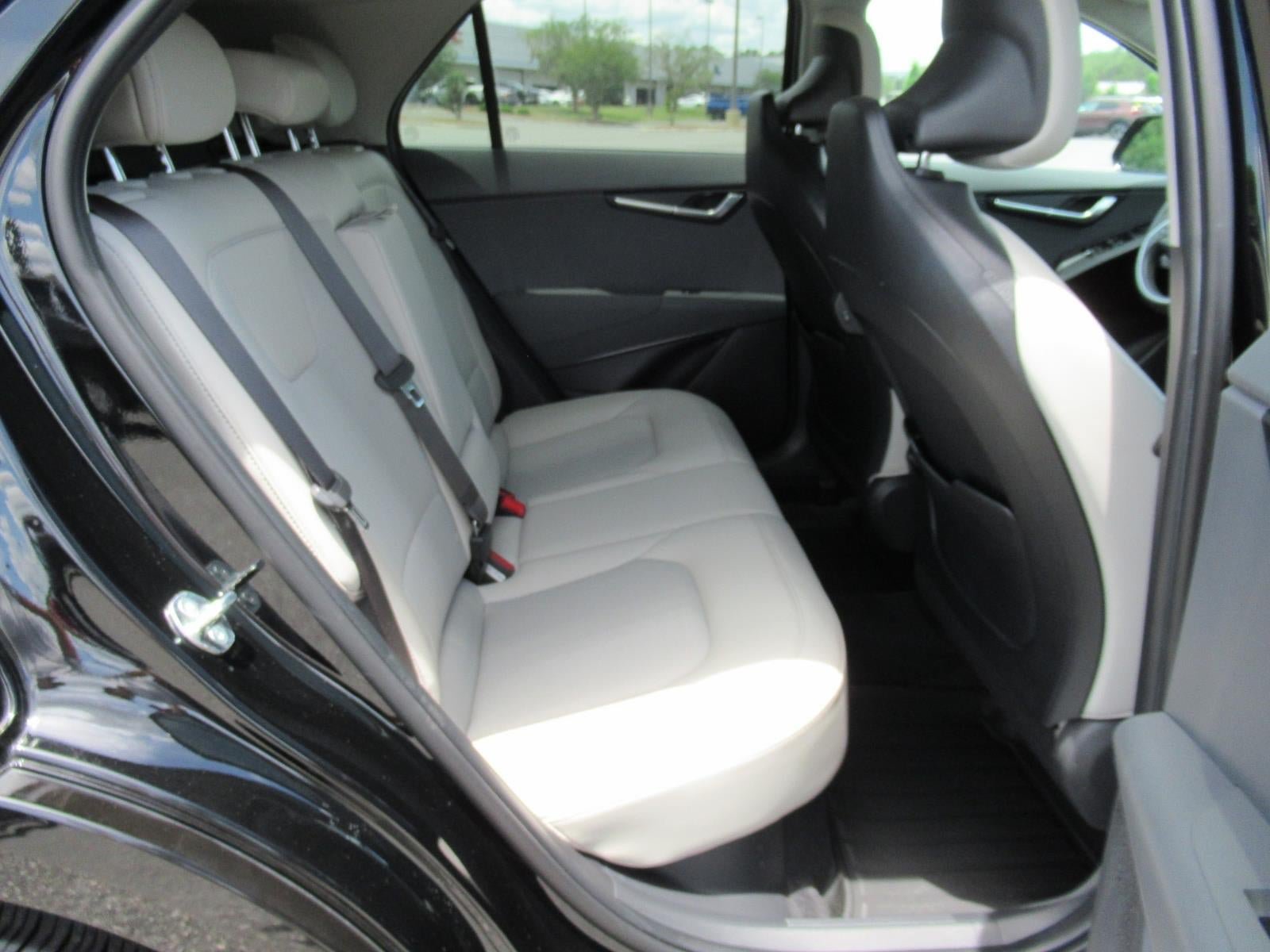 Used 2025 Kia Niro EX Touring FWD image 16