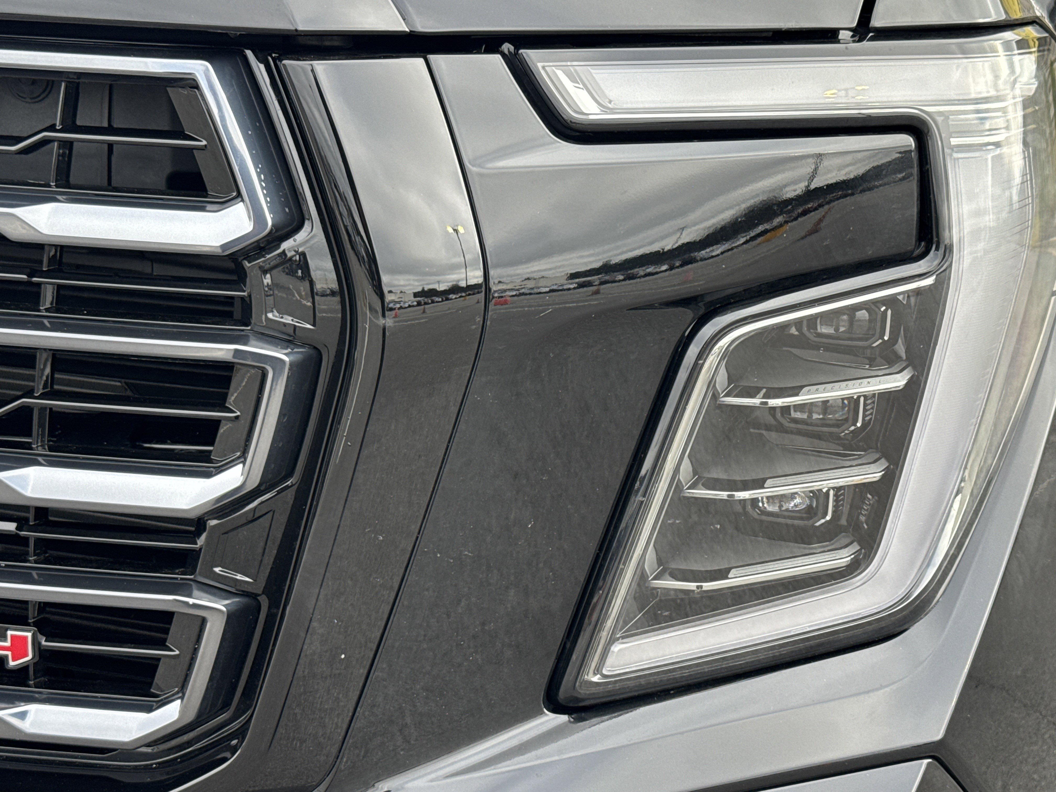 Used 2025 GMC Yukon AT4 w/ AT4 Premium Package image 6