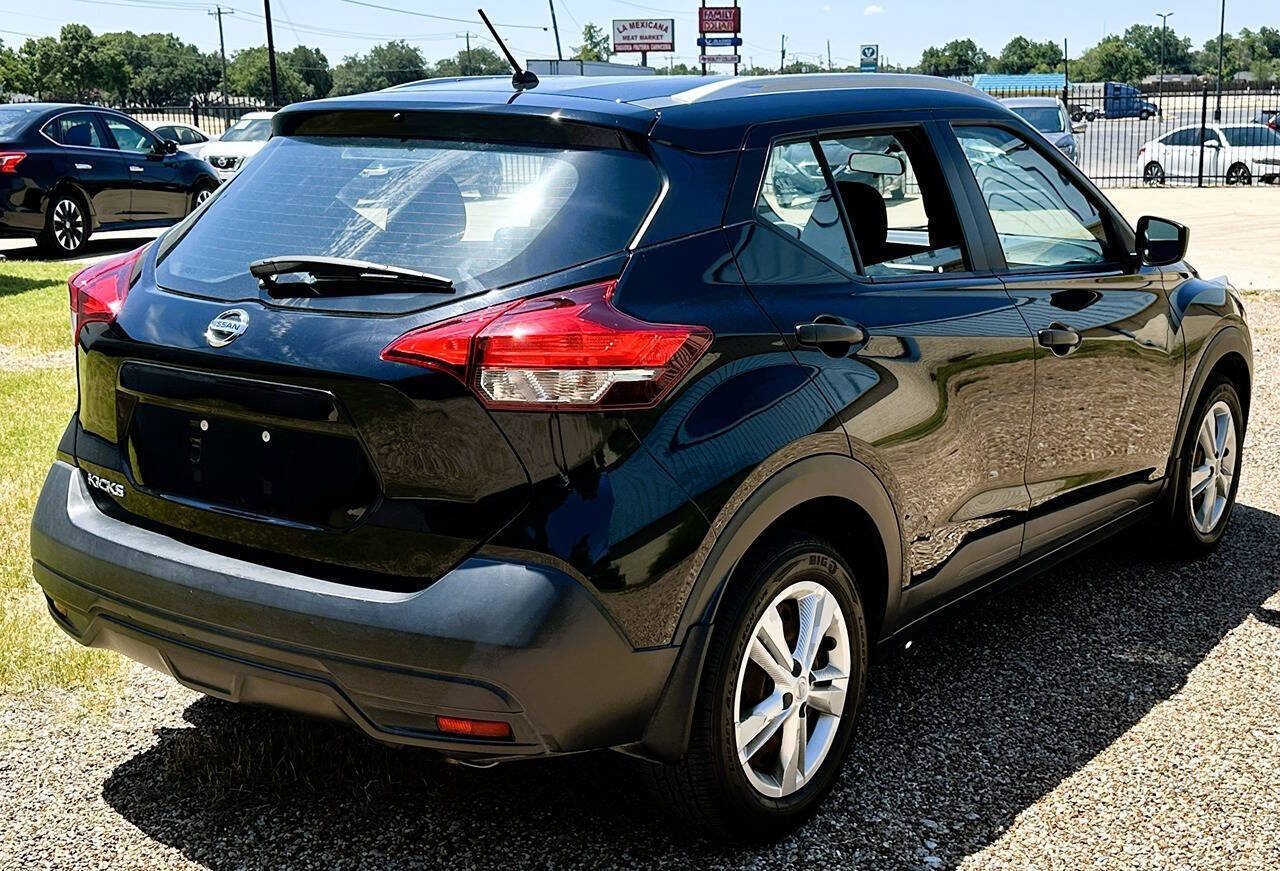 Used 2019 Nissan Kicks S FWD image 18
