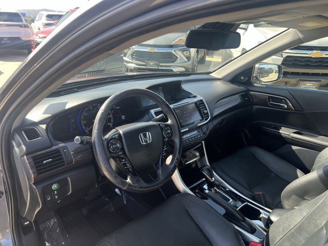 Used 2017 Honda Accord EX-L image 10