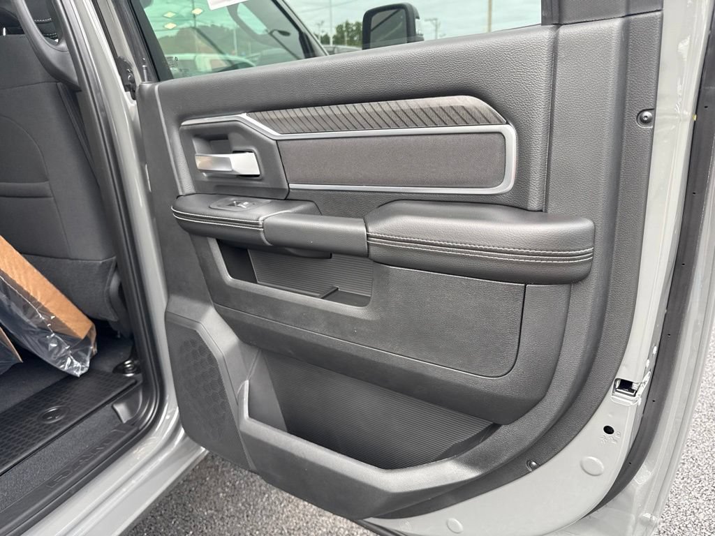 New 2026 RAM 2500 Big Horn AWD/4WD image 24