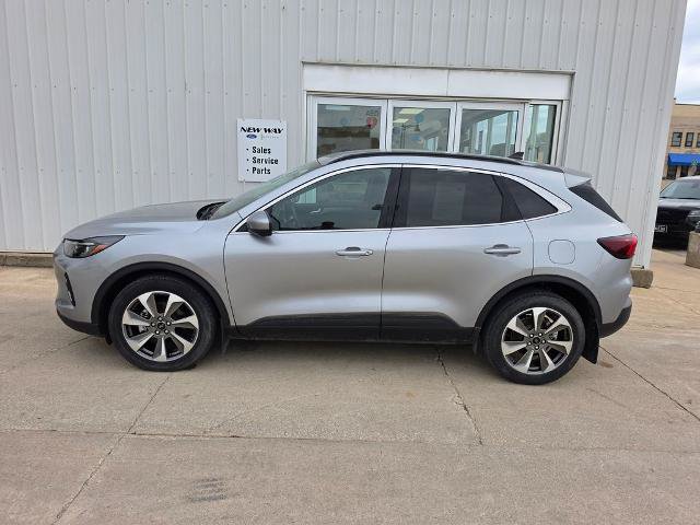 Certified 2023 Ford Escape Platinum AWD/4WD image 3