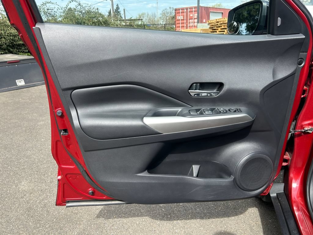 Used 2019 Nissan Kicks SR w/ SR Premium Package FWD image 22