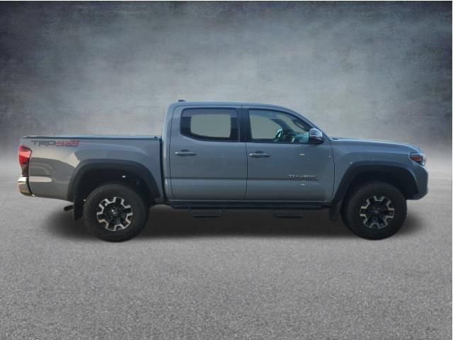 Used 2019 Toyota Tacoma TRD Off-Road AWD/4WD image 12