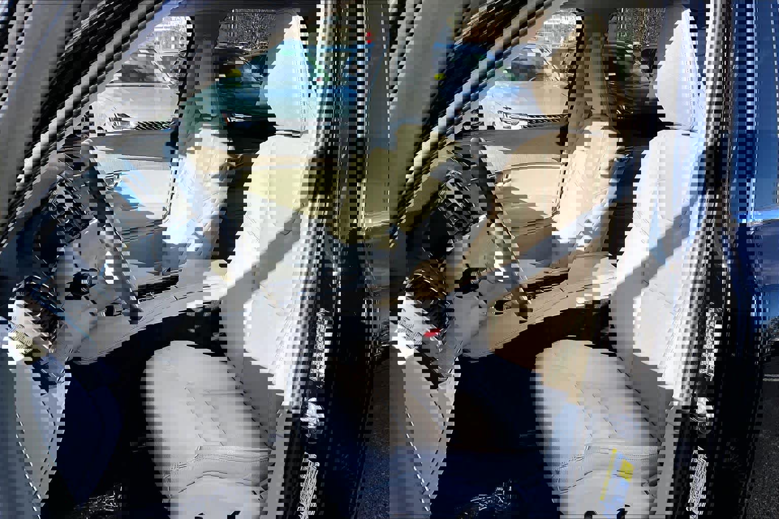 Certified 2024 Volvo XC90 B6 Plus image 8