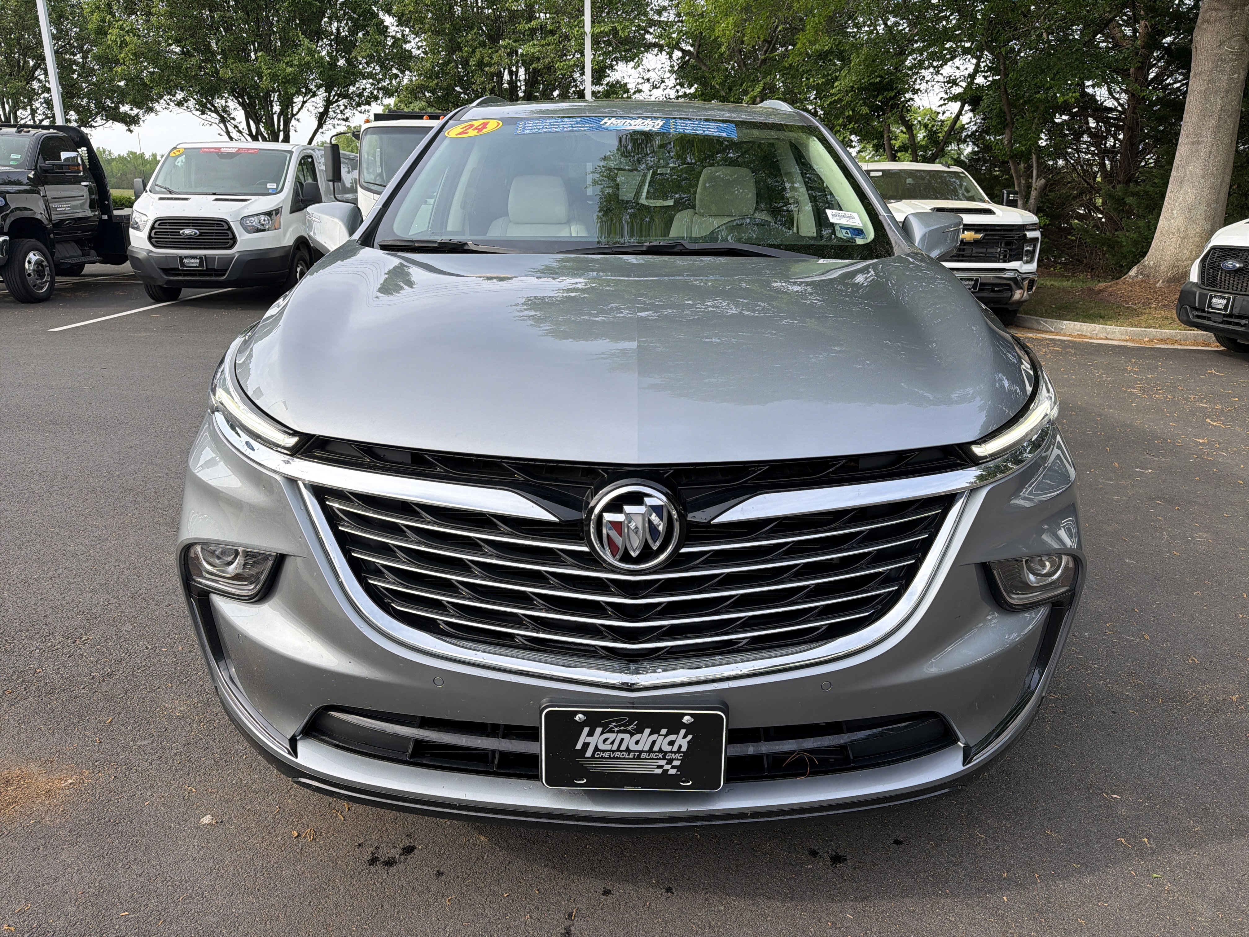 Used 2024 Buick Enclave Essence w/ Experience Buick Package image 3