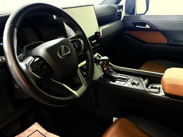 Used 2024 Lexus GX 550 w/ Accessory Package (Z1) AWD/4WD image 48