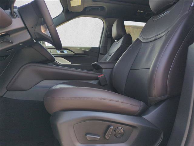 New 2027 Ford Explorer Platinum RWD image 4
