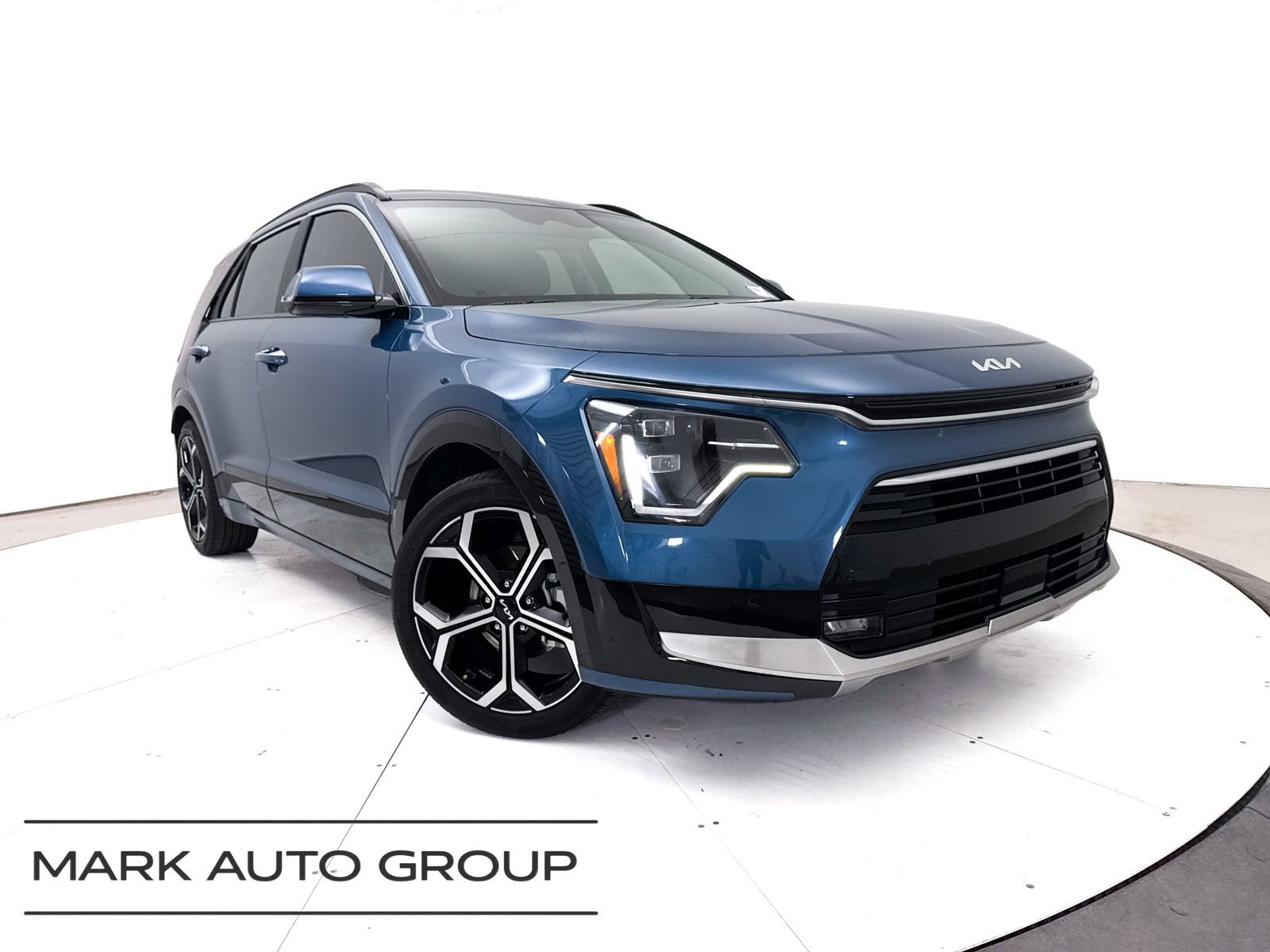 Certified 2024 Kia Niro SX Touring FWD image 1