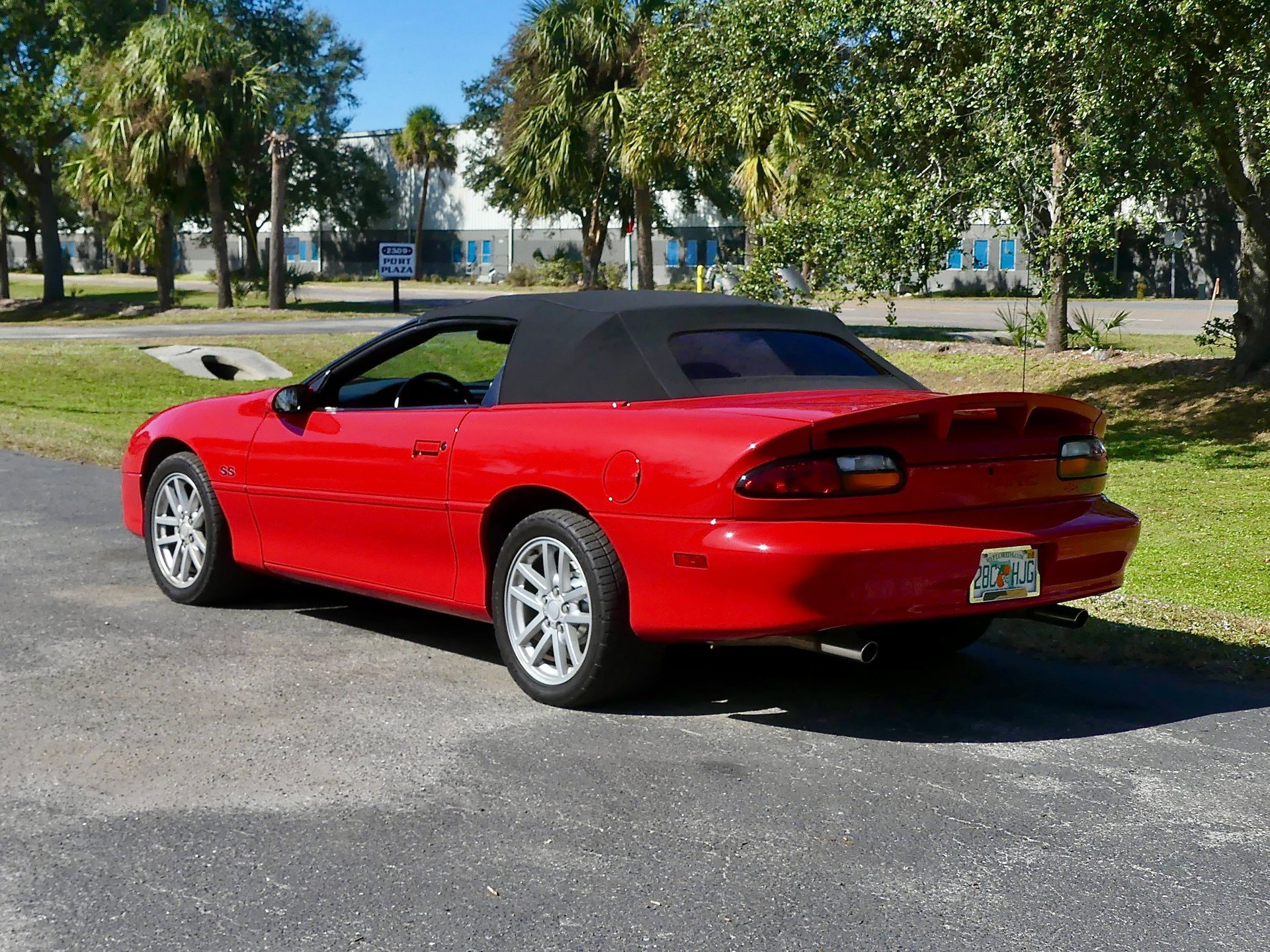 Used 2000 Chevrolet Camaro Z28 w/ SS Performance/Appearance Pkg image 18