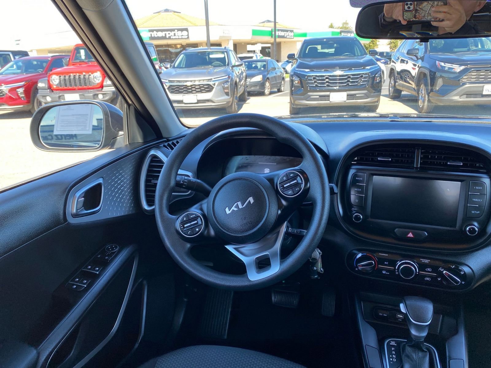 Used 2025 Kia Soul LX w/ LX Technology Package image 34