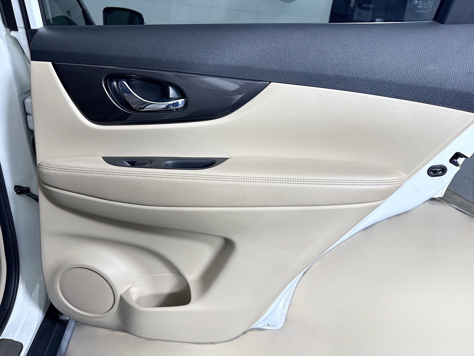 Used 2019 Nissan Rogue SV w/ Premium Package image 28