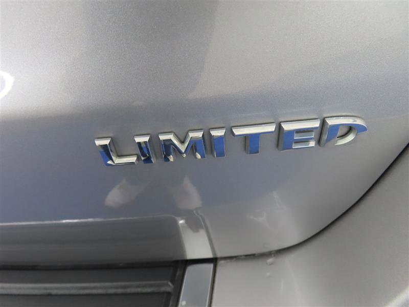 Used 2015 Jeep Grand Cherokee Limited w/ Luxury Group II image 14