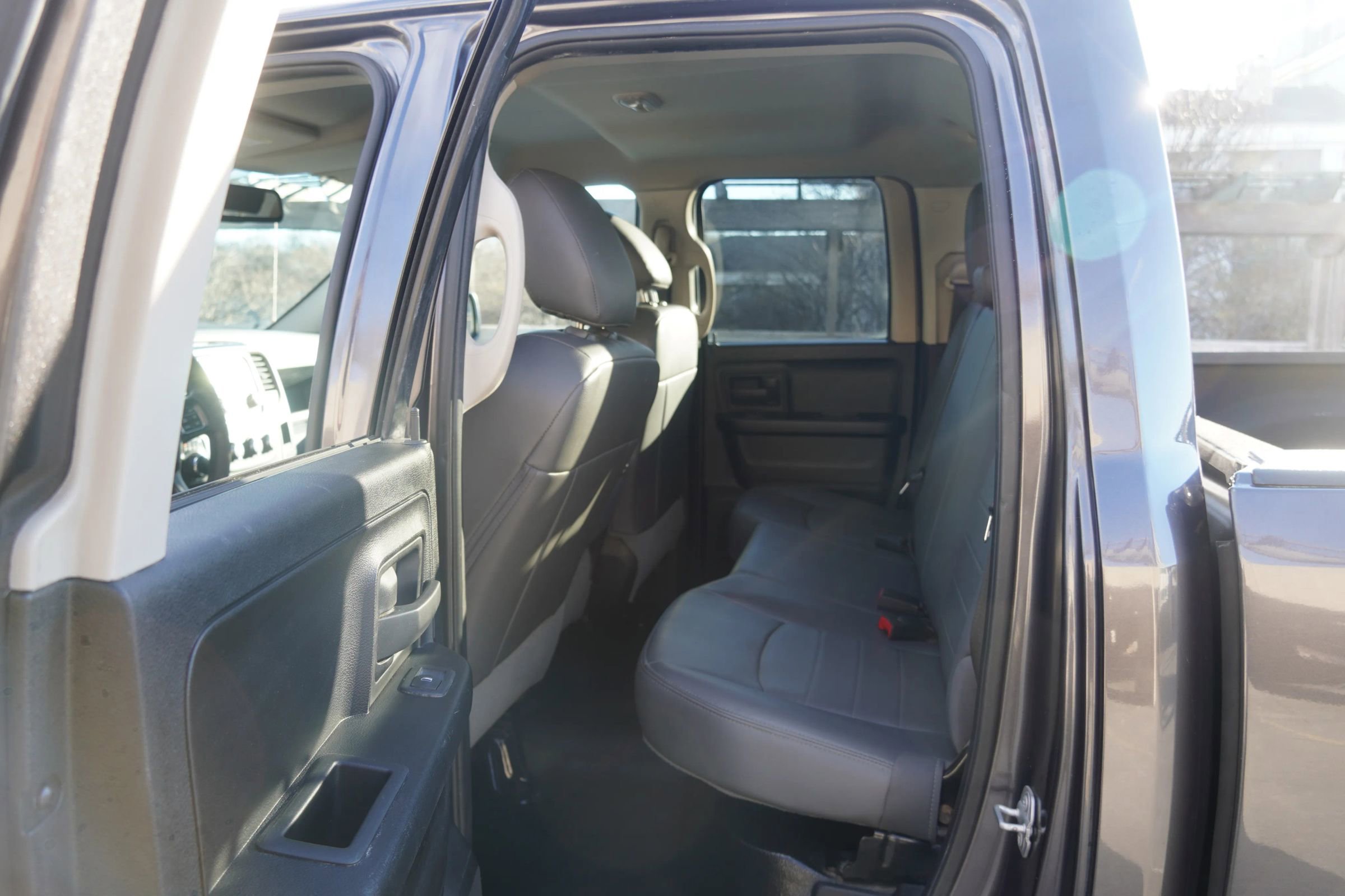 Used 2018 RAM 1500 Tradesman image 32