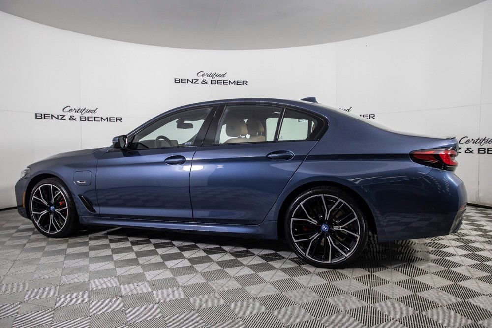 Used 2023 BMW 530e w/ M Sport Package image 8