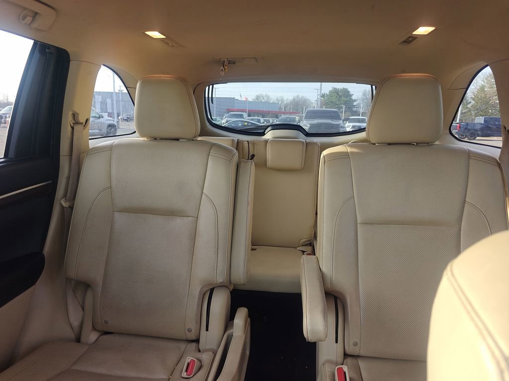 Used 2016 Toyota Highlander Limited image 12