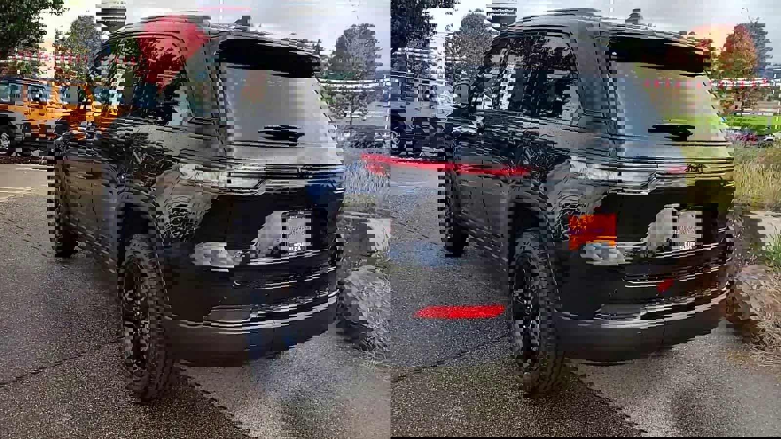 New 2025 Jeep Grand Cherokee Altitude w/ Trailer Tow Package image 6