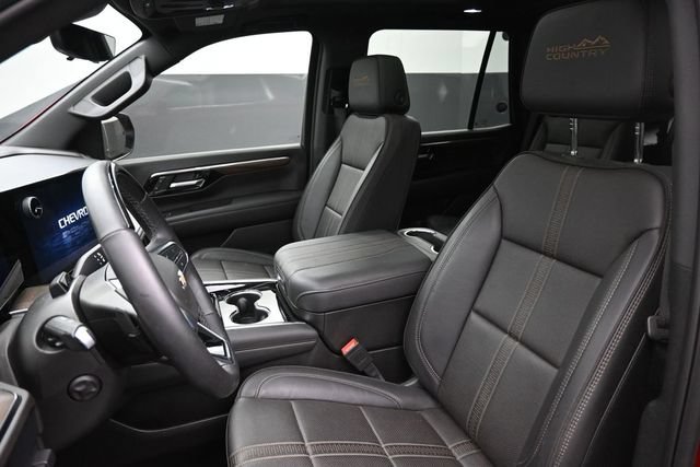 Used 2025 Chevrolet Tahoe High Country AWD/4WD image 7