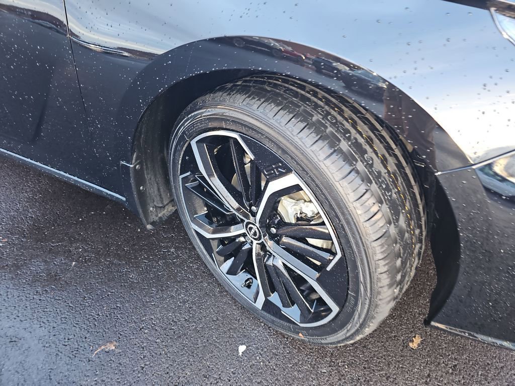 Used 2023 Nissan Altima 2.5 SR w/ SR Premium Package image 11