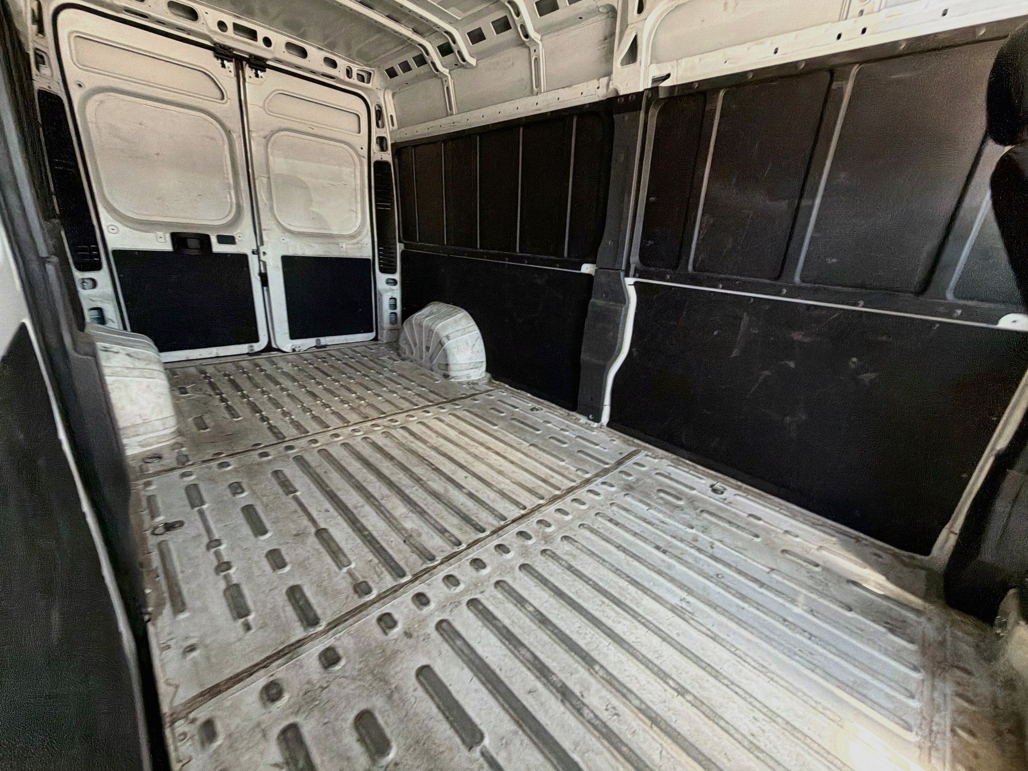 Used 2025 RAM ProMaster 2500 w/ Convenience Group FWD image 13