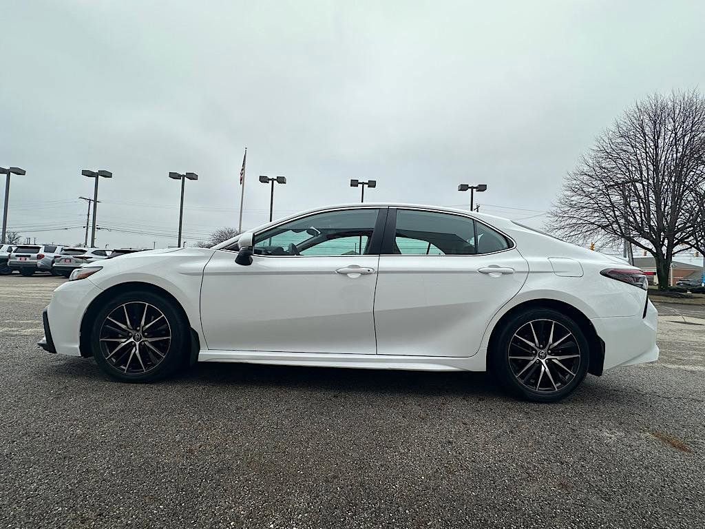 Certified 2023 Toyota Camry SE image 2